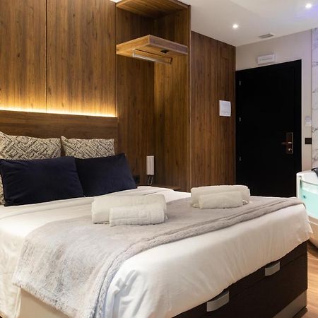 Daos Suites & Terrace Marbella Exterior photo
