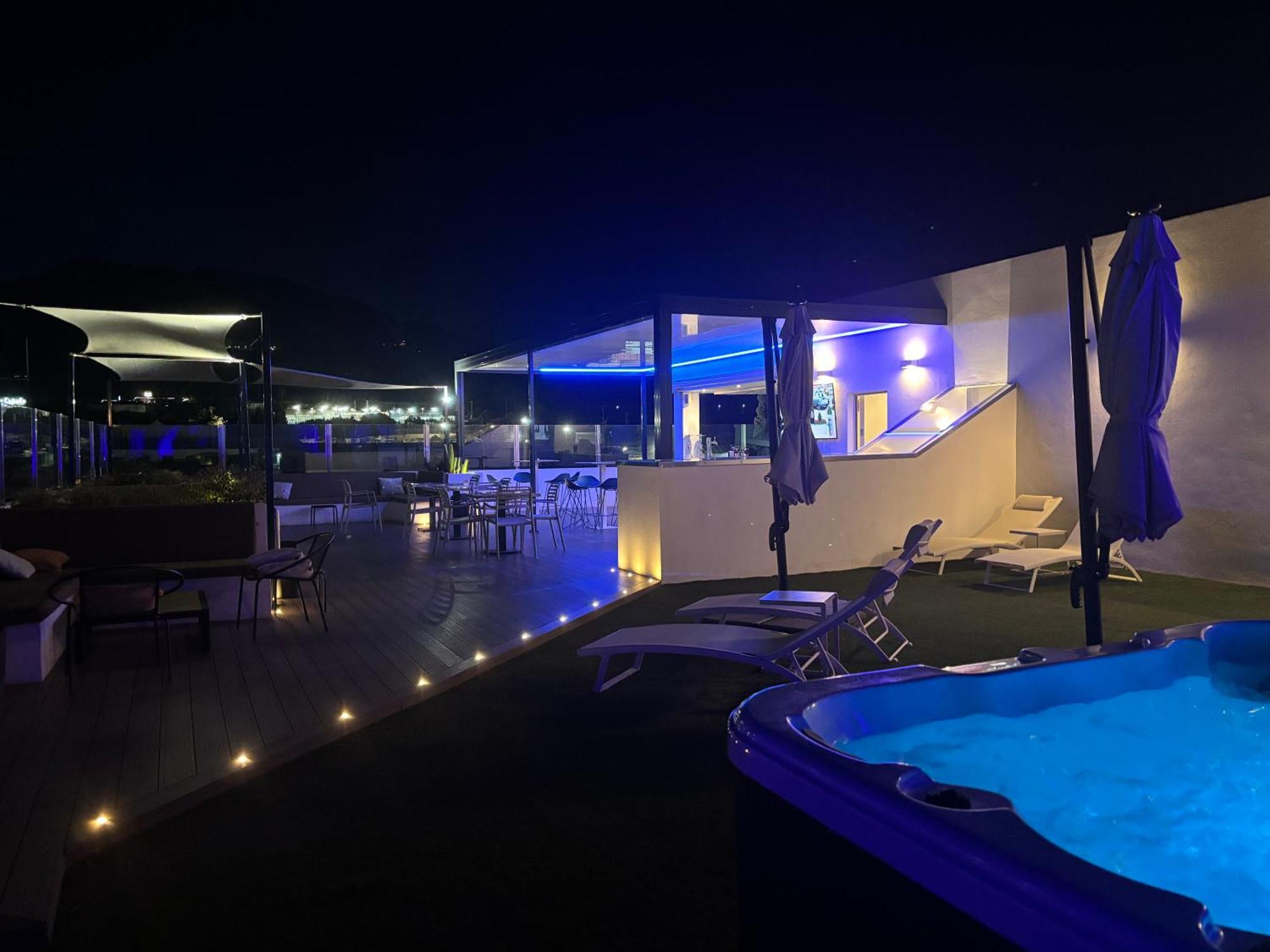 Daos Suites & Terrace Marbella Exterior photo