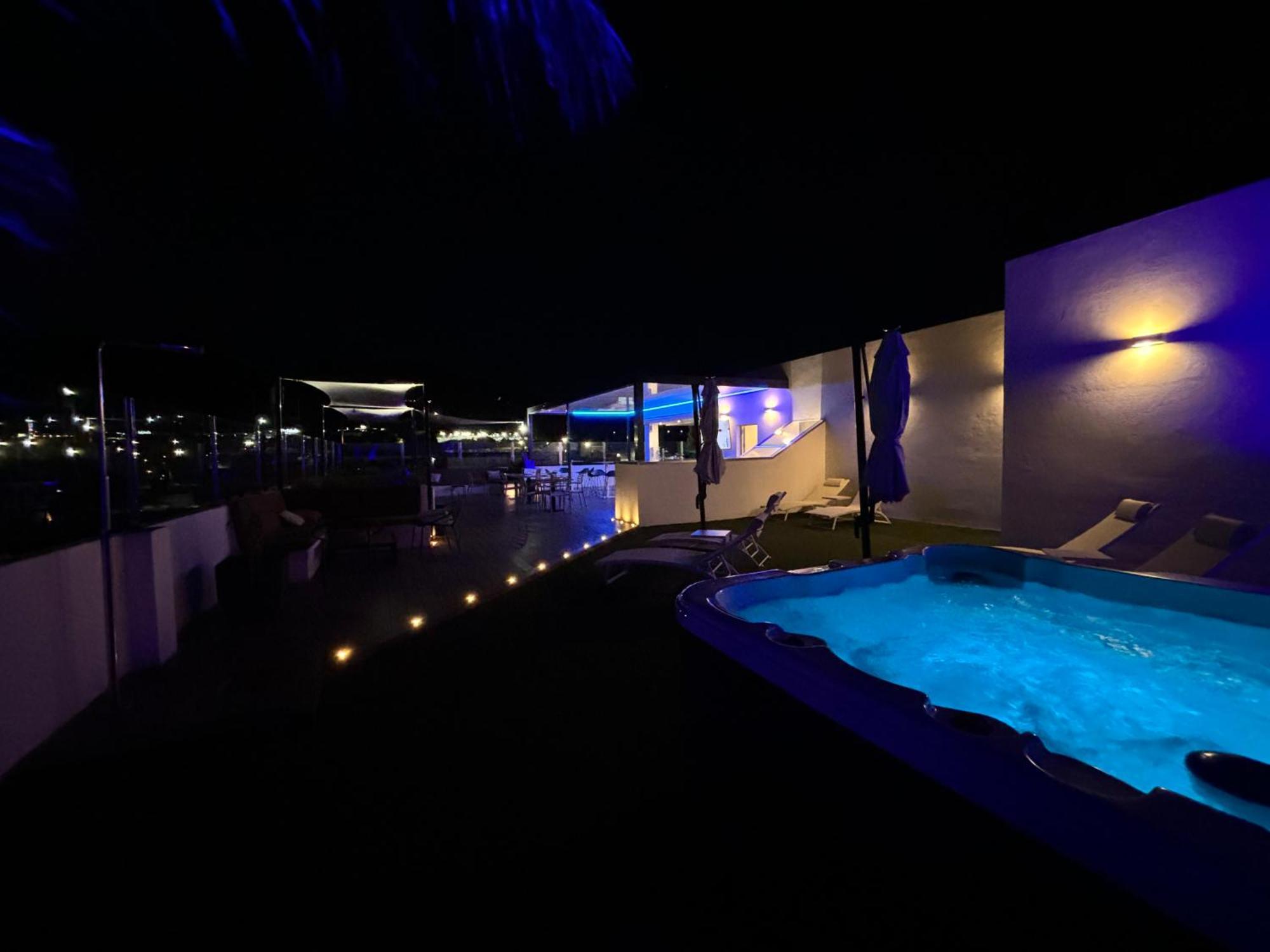 Daos Suites & Terrace Marbella Exterior photo